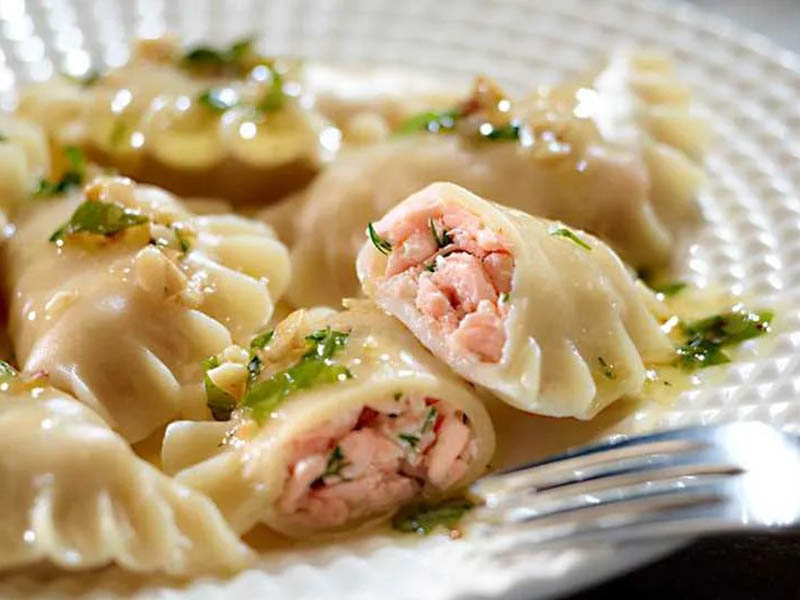 pierogi-z-lososiem